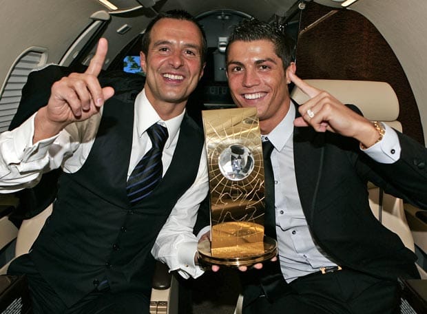 http://senego.com/wp-content/uploads/2014/10/Ronaldo-et-Jorge-Mendes.jpg