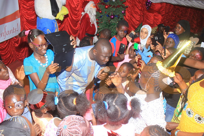 Arbre de noel au cabinet de Abdoulaye Diouf Sarr (14)