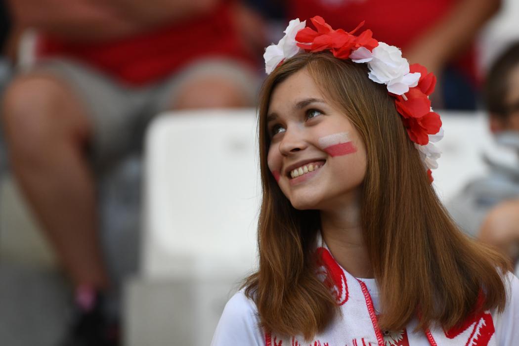A Poland supporter looks on prior to the Euro 2016 quarter-final football match between Poland and Portugal at the Stade Velodrome in Marseille on June 30, 2016. / AFP PHOTO / ANNE-CHRISTINE POUJOULAT