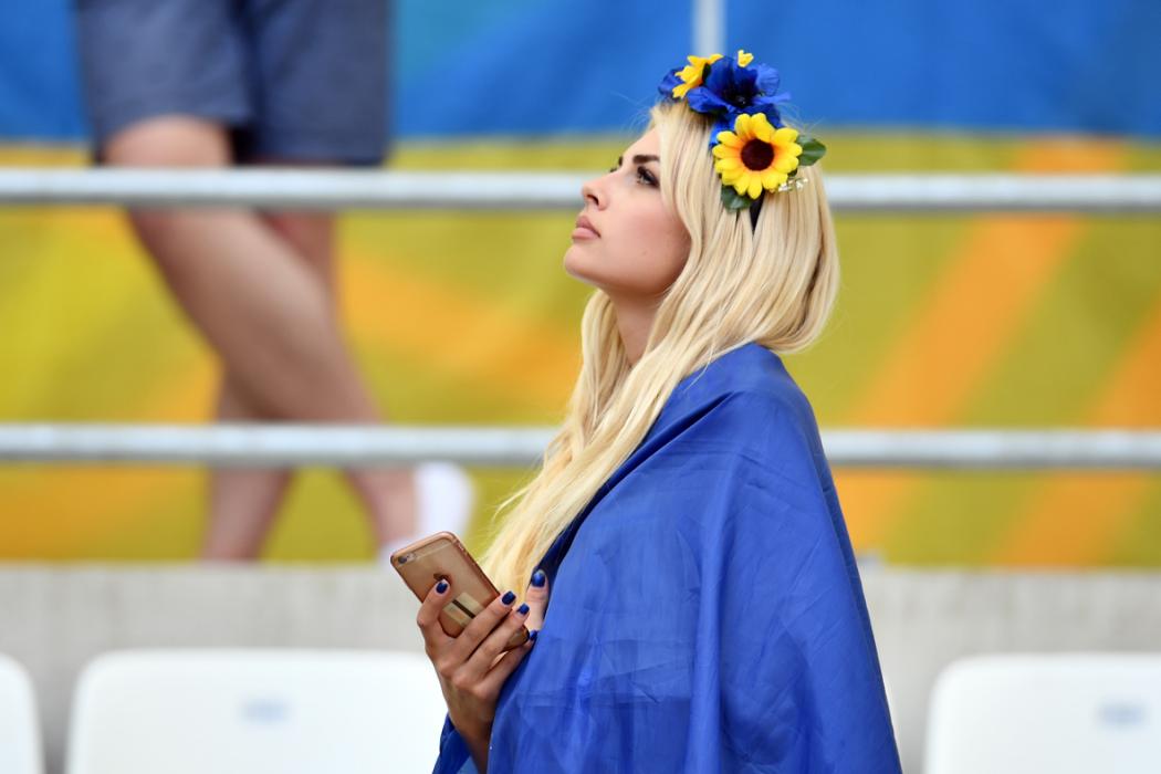 A Ukraine supporter looks on prior to the Euro 2016 group C football match between Ukraine and Poland at the Velodrome stadium in Marseille on June 21, 2016. / AFP PHOTO / BERTRAND LANGLOIS