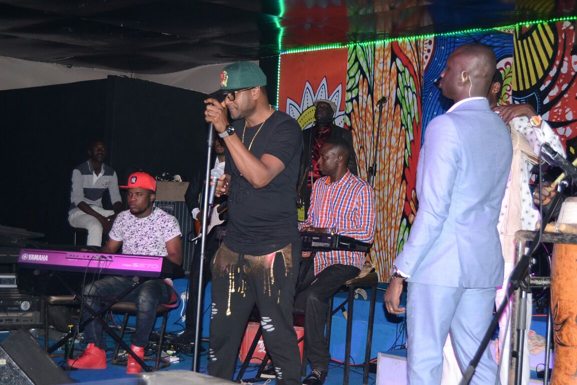 Les images (20) de la soirée spéciale Saint valentin avec Pape Diouf au Saraba