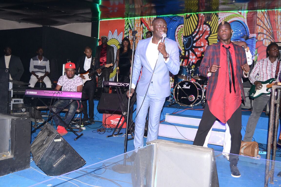 Les images (20) de la soirée spéciale Saint valentin avec Pape Diouf au Saraba