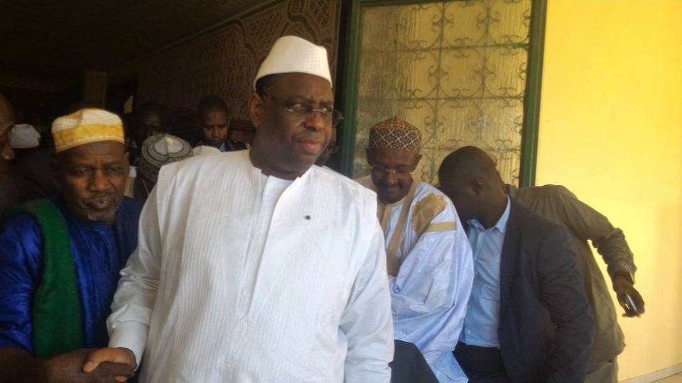 Photos: Macky Sall à la prière du vendredi à la Mosquée Omarienne