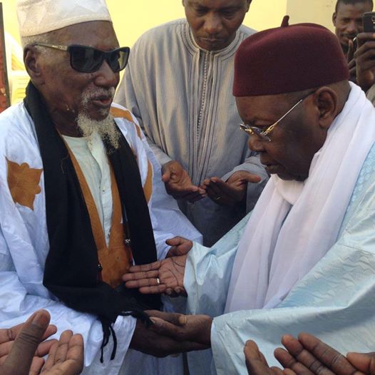 Arrêt sur image: La chaleureuse poignée de main entre Serigne Cheikh Sidy Mokhtar et Serigne Abdoul Aziz Al Amine