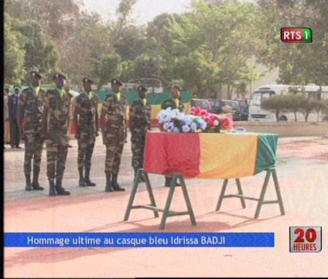 Vidéo: Levée du corps du soldat Idrissa Badji Regardez