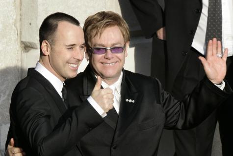 Mariage gay en Angleterre: Elton John et son compagnon David Furnish vont se marier