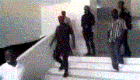 VIDEO: La Police sème la terreur à l’UCAD jusque dans les batiments (Regardez)