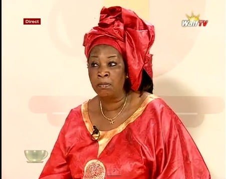 Vidéo: Selbé Ndom refait surface: « Je suis combattue par des marabouts qui essaient de détruire mes prédictions… » Regardez