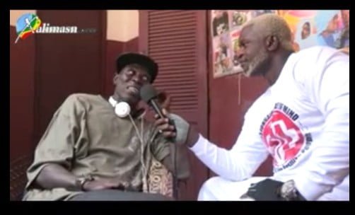 Vidéo: Le rappeur Requin noir vilipende gravement Fou Malade… Regardez