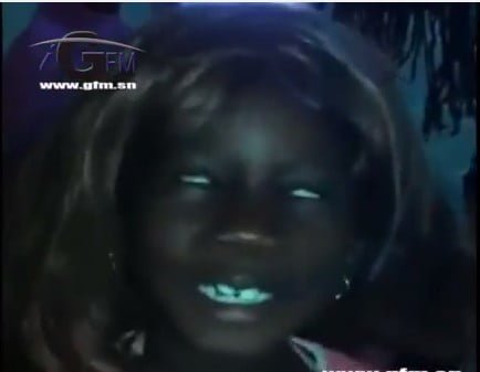 Vidéo à mourir de rire: une petite fille qui imite Adiouza. Regardez