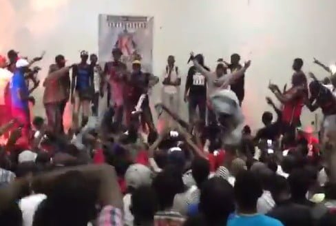 Vidéo: En mode Baye Fall, Nitdoff chauffe le lycée moderne de Rufisque … Regardez