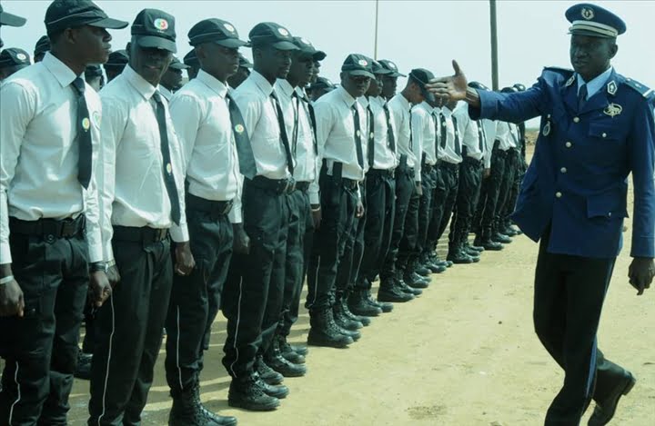 Les « policiers de Macky Sall » se signalent encore: 4 agents de l’ASP poursuivis pour actes de tortures et Cbv