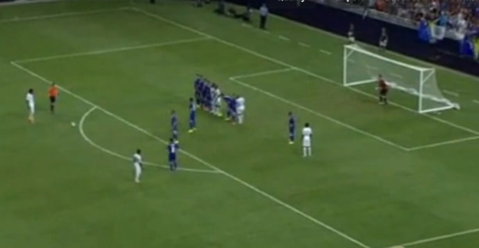Vidéo: le super coup de franc marqué par Didier Drogba… Regardez