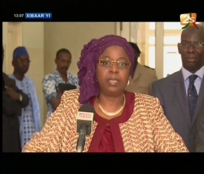 Video- Awa Marie Coll Seck : « Pas de cas confirmé d’Ebola à ce jour » Regardez