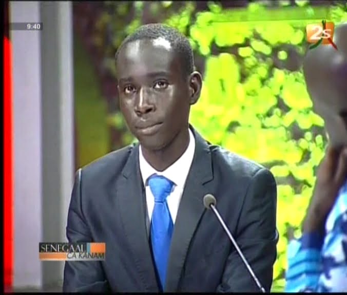 Video: Incroyable Il memorise tout le calendrier de l’an 0 a 2014 Regardez