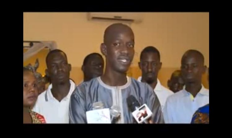 Vidéo : Regardez ce militant de Racine Sy entrain de traiter Idrissa Seck de  » voyou politique »