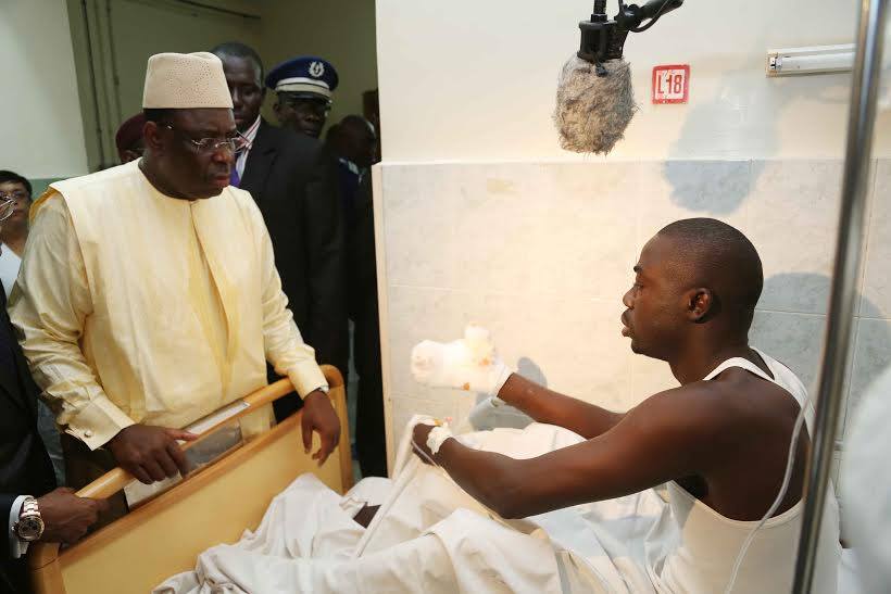 Macky Sall au chevet des étudiants blessés: « Je regrette beaucoup ce qui s’est passé au campus »