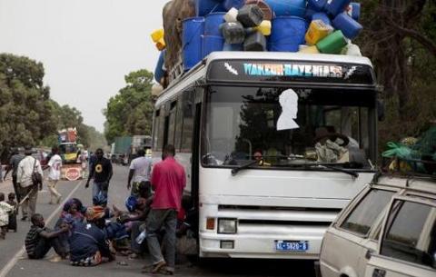 Vidéo: Tout savoir sur le jeune guinéen porteur du Virus Ebola qui a réussi à entrer au Sénégal. Regardez
