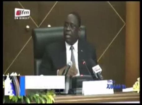 Video Macky Sall: les filles ne veulent plus avoir des copains étudiants, mais plutôt des lutteurs comme copains Regardez