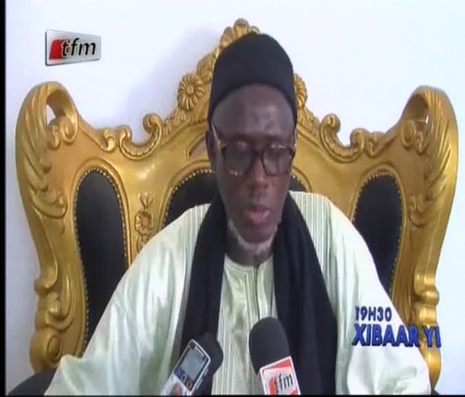 Vidéo: La réaction du fils du khalif general des mourides sur les huées contre Macky au domicile du khalif. Regardez