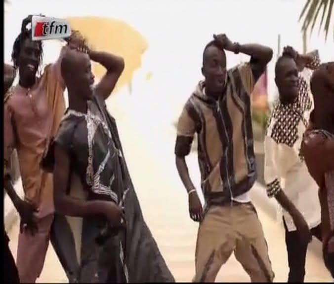 Video: Buur Guewel Episode 48 du 24 septembre 2014. Regardez