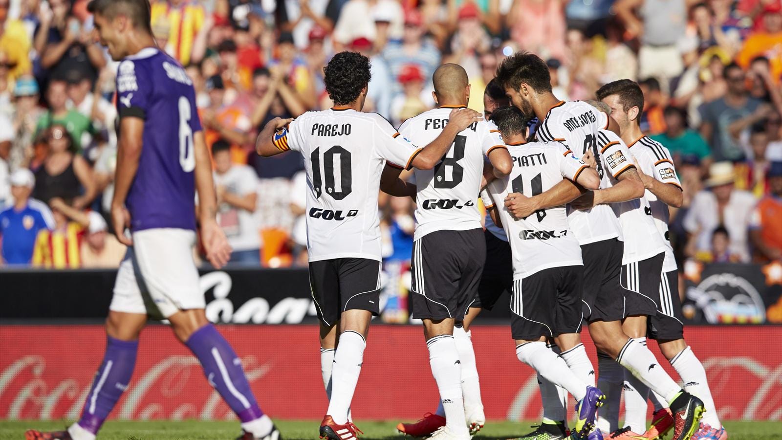 Valence cartonne et déloge le Barça