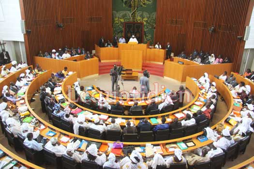 Pèlerinage à la Mecque : Des députés revendent au marché noir  les billets offerts par Macky Sall   
