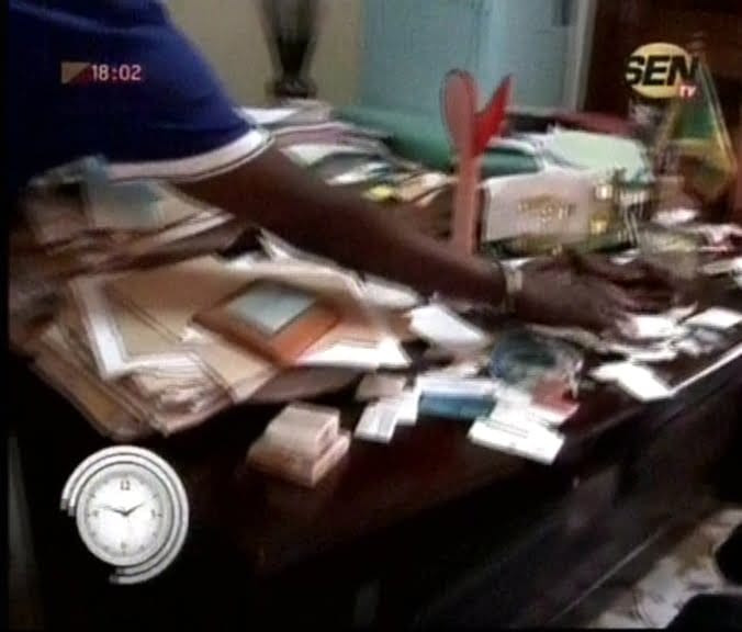 Vidéo: Des individus inconnus attaquent le bureau du maitre El Hadji Diouf. Regardez