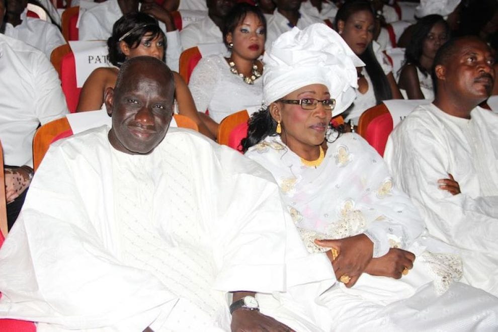 2 photos-Mbagnick Ndiaye ministre de la culture en blanc au white party