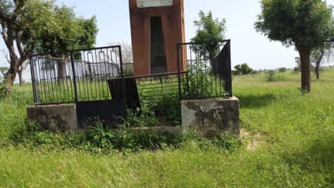 Arrêt sur image-Le mausolée de Lat Dior en ruines