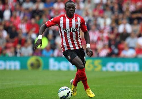 Sadio Mané unique buteur, hisse Southampton à la deuxième place