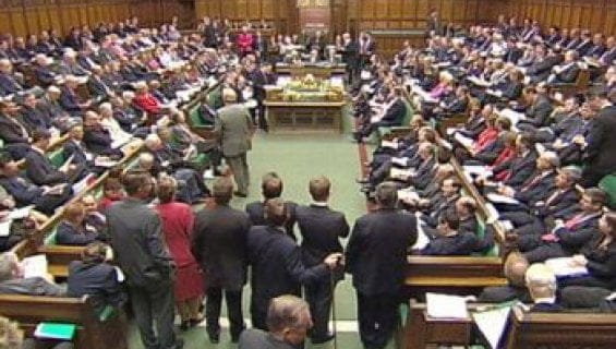 Vidéo: Les députés britanniques reconnaissent un Etat Palestinien, Regardez:
