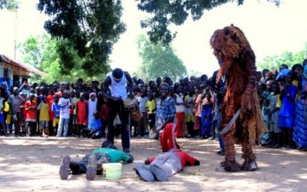 Vidéo : Interdiction formelle du Kankourang à Mbour – Le préfet brandit la menace. Regardez