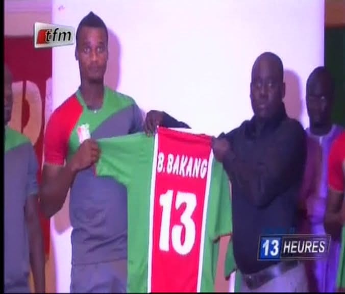 Vidéo: L’AS Pikine a présenté à la presse ses nouvelles recrues venues du Bénin, du Cameroun et du Nigeria. Regardez