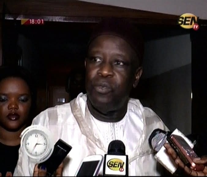 Vidéo: Réactions sur les «Mémoires» d’Abdou Diouf : Serigne Mansour Sy Djamil traite les journalistes «d’incultes» et se fond en excuses. Regardez