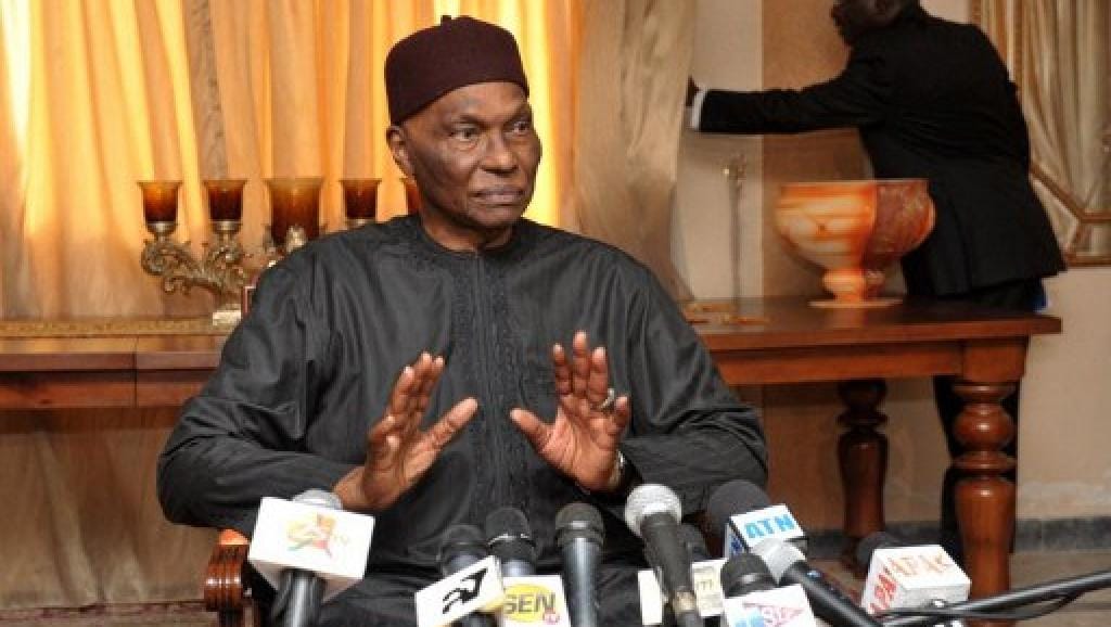 Abdoulaye Wade: « Je laisse tout entre les mains de Serigne Touba »