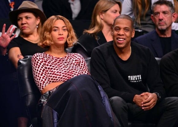 Vidéo étrange de Beyoncé dans un match de Basketball. Regardez