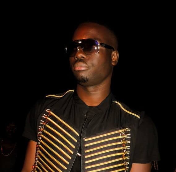 (8) Photos: Canabasse « Swag » à la place du Souvenir… Regardez