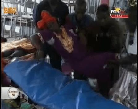 Vidéo: Greve de la Faim – Fastef – 14 victimes évacués ! Regardez