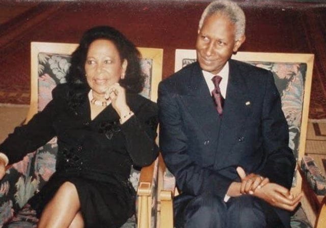 Mémoires de Diouf: Quand Elisabeh vendait ses colliers et les cravates de son mari..