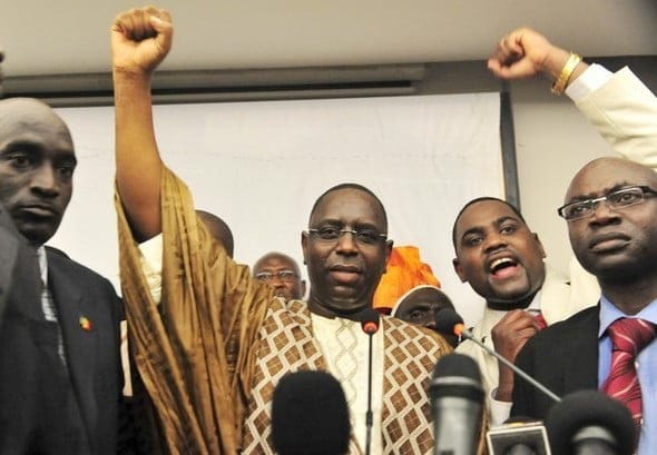 Macky Sall gâte « ses femmes »: 2 véhicules 4×4, 11 billets de Mecque, 30 millions de FCFA