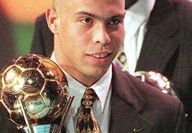 Soutien: Ronaldo, le vrai, estime que le ballon d'or doit revenir à ...