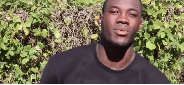 Un boxeur frappe un fan pour avoir 5000 j’aime (Vidéo)