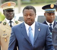 Togo : Dos au mur, le gouvernement annonce un projet de modification constitutionnelle