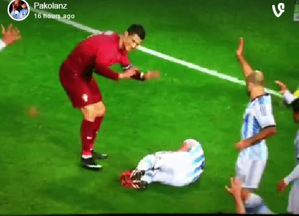 Vidéo: Cristiano Ronaldo frappe dans le bas-ventre de Ansaldi, Regardez: