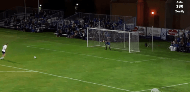 Vidéo: Un gardien de foot se prend les ballons en pleine tête durant une séance de tirs au but, Regardez: