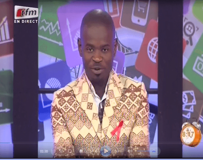 Vidéo – Pape Cheikh Diallo recommande aux jeunes de se protéger en usant des préservatifs. Regardez