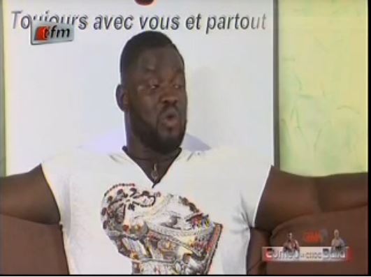 [Vidéo] Eumeu Sène pleure à l&rsquo;évocation du nom de sa défunte mère. Regardez