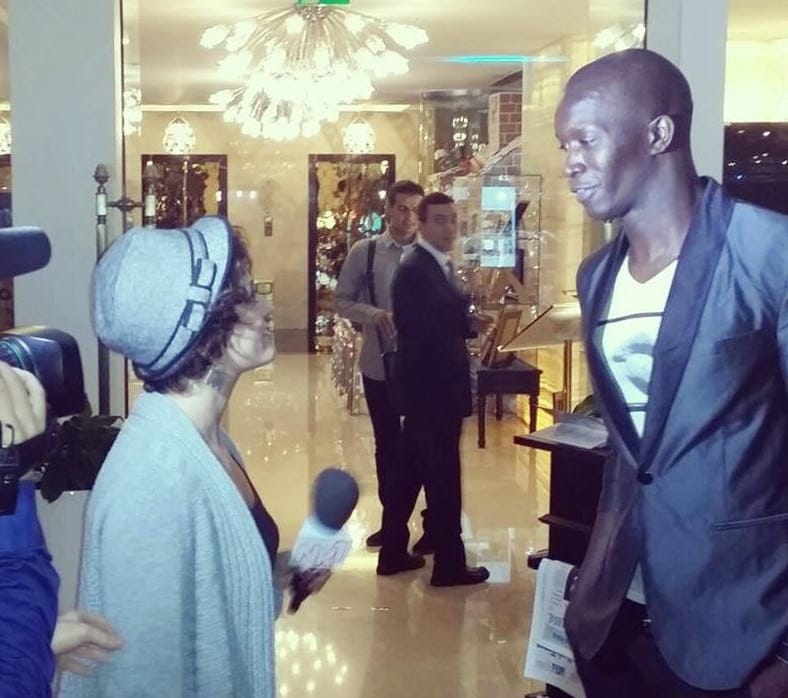 (4) Photos: Finaliste au Best Model of the Word, Pape Mbaye en mode répétition. Regardez