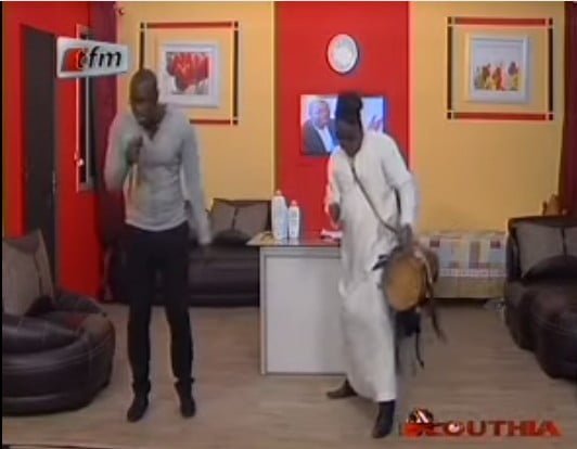 Vidéo à mourir de rire: Khouthia et Ndiaye en mode Youssou Ndour et Mbaye Dieye Faye. Regardez